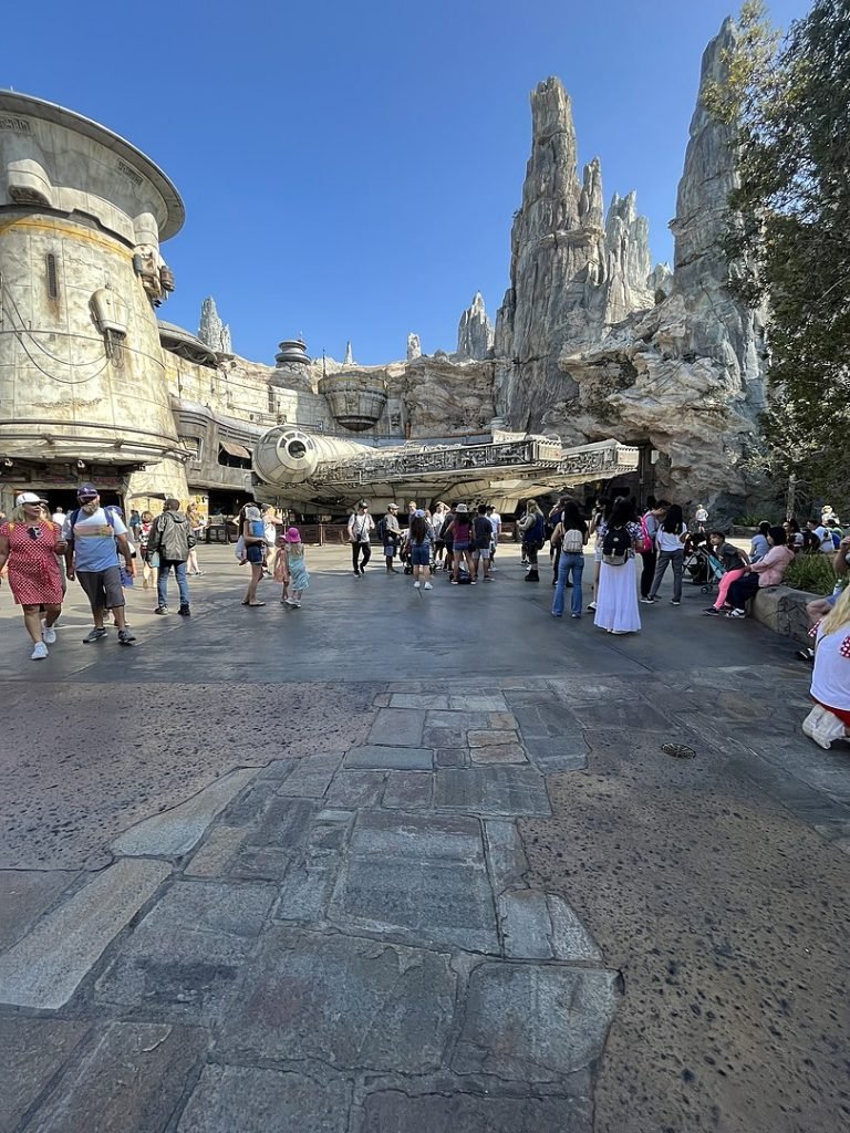 810px-star_wars_-_path_of_the_jedi_at_disneyland_july_2022_(9) | buildmywarrior 810px-star_wars_-_path_of_the_jedi_at_disneyland_july_2022_(9)